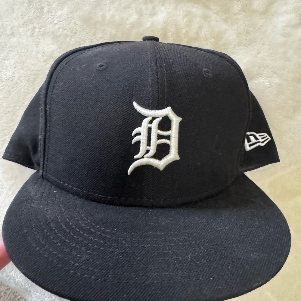 New Era Black 59FIFTY Fitted Hat Interior View